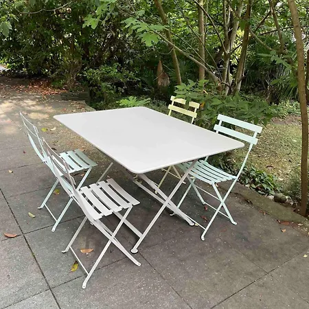 Altbauwohnung, Zentrum 아파트